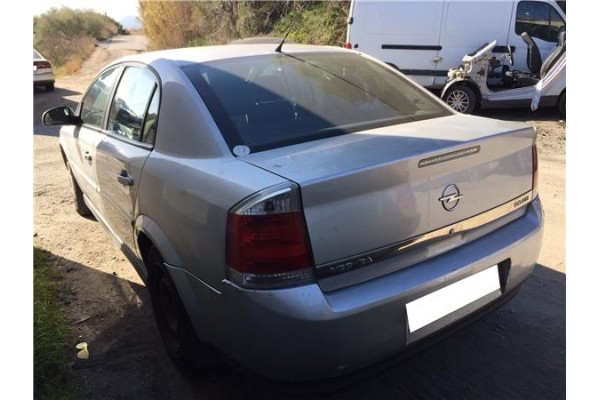 opel vectra c berlina del año 2004