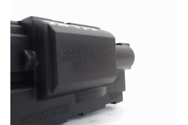 Recambio de cierre electromagnetico porton para renault clio iii 1.5 dci referencia OEM IAM 8200947699  