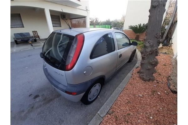 opel corsa c del año 2002