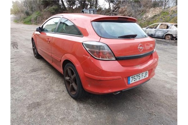 opel astra h gtc del año 2004