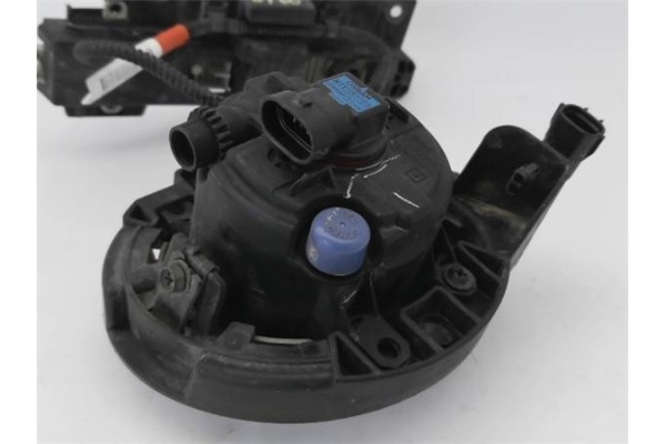 Recambio de faro antiniebla derecho para toyota aygo (kgb/wnb) 1.0 básico referencia OEM IAM 812100D042  