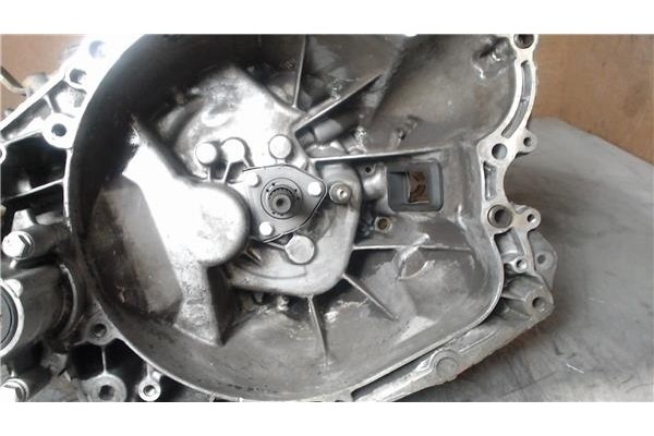 Recambio de caja cambios manual para citroen berlingo 1.9 d sx combi referencia OEM IAM 20DM48  