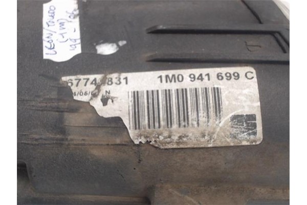 Recambio de faro antiniebla izquierdo para seat leon (1m1) referencia OEM IAM 1M0841699C 67742831 