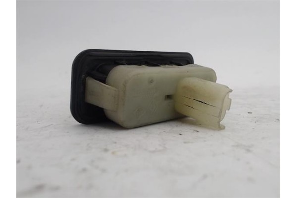 Recambio de maneta exterior porton para renault clio iii 1.5 dci referencia OEM IAM 8200076256  
