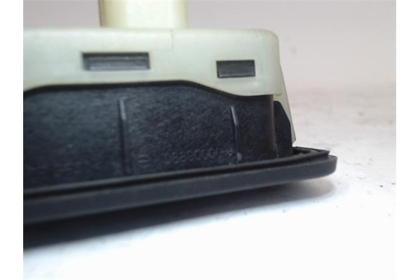 Recambio de maneta exterior porton para renault clio iii 1.5 dci referencia OEM IAM 8200076256  