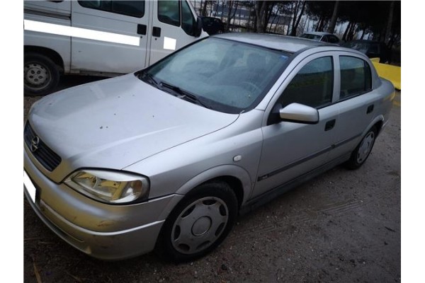 opel astra g berlina del año 2001