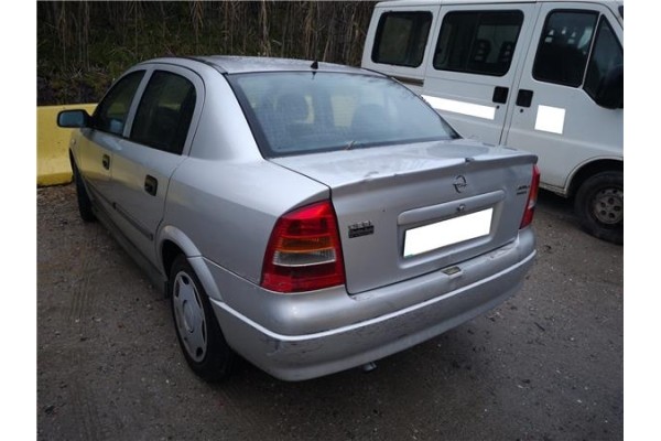 opel astra g berlina del año 2001