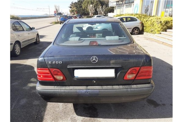 mercedes-benz clase e (bm 210) berlina del año 1996