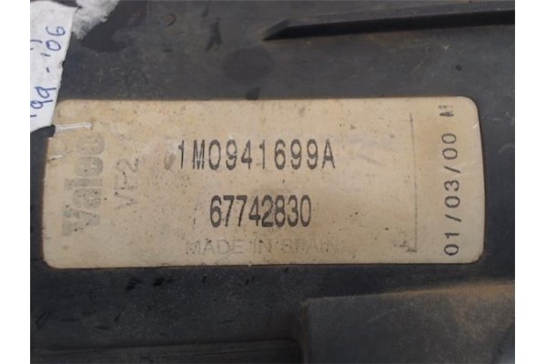 Recambio de faro antiniebla izquierdo para seat leon (1m1) referencia OEM IAM 1M0841699A 67742830 