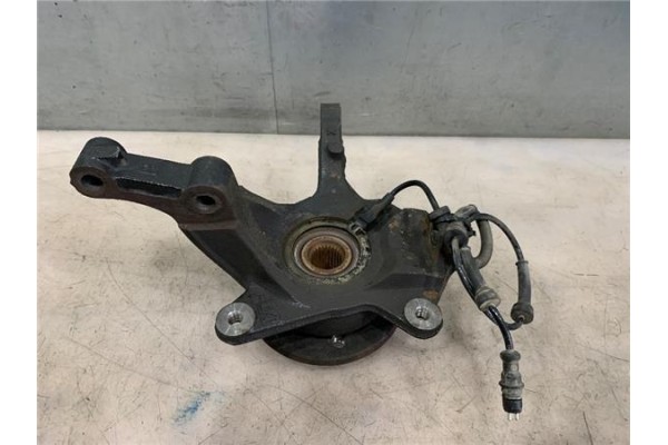 Recambio de mangueta delantero derecha para renault trafic ii furgón (fl) 2.5 dti referencia OEM IAM 8200630533  