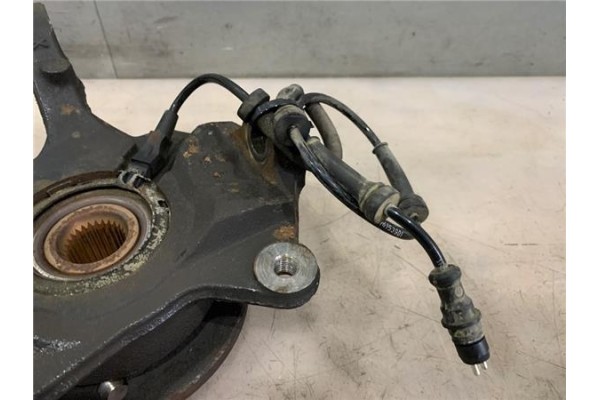 Recambio de mangueta delantero derecha para renault trafic ii furgón (fl) 2.5 dti referencia OEM IAM 8200630533  