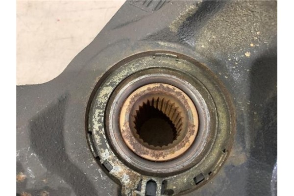 Recambio de mangueta delantero derecha para renault trafic ii furgón (fl) 2.5 dti referencia OEM IAM 8200630533  