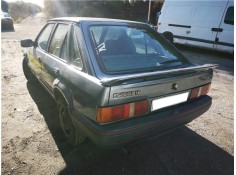 ford escort berlina del año 1989