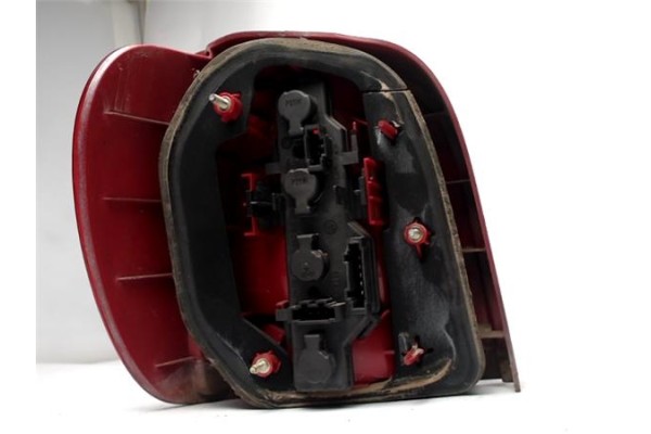 Recambio de piloto trasero derecho para volkswagen polo iii berlina (6n2) 1.9 trendline referencia OEM IAM 6N0945257B  