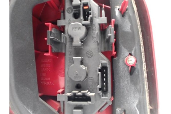 Recambio de piloto trasero derecho para volkswagen polo iii berlina (6n2) 1.9 trendline referencia OEM IAM 6N0945257B  