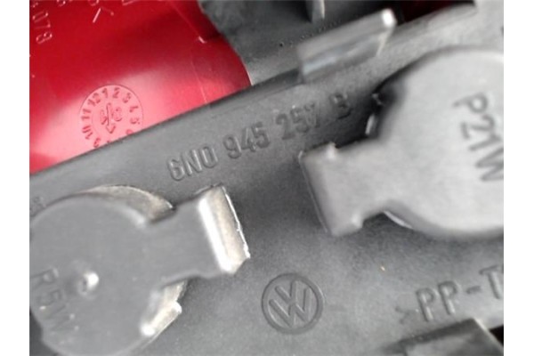 Recambio de piloto trasero derecho para volkswagen polo iii berlina (6n2) 1.9 trendline referencia OEM IAM 6N0945257B  