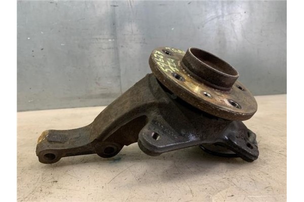 Recambio de mangueta delantero izquierda para renault trafic ii furgón (fl) 2.5 dti referencia OEM IAM 8200630474  