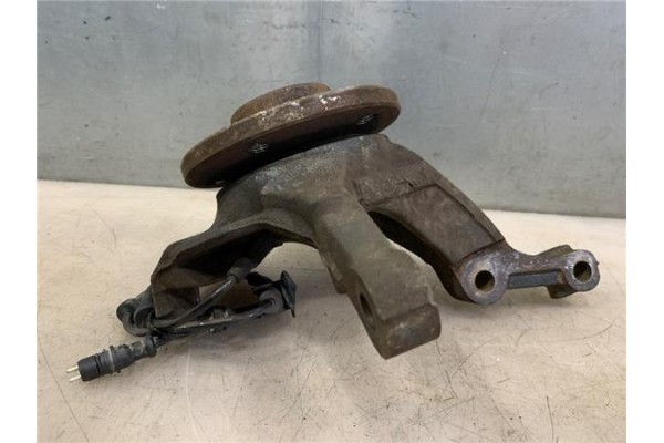 Recambio de mangueta delantero izquierda para renault trafic ii furgón (fl) 2.5 dti referencia OEM IAM 8200630474  