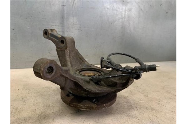 Recambio de mangueta delantero izquierda para renault trafic ii furgón (fl) 2.5 dti referencia OEM IAM 8200630474  