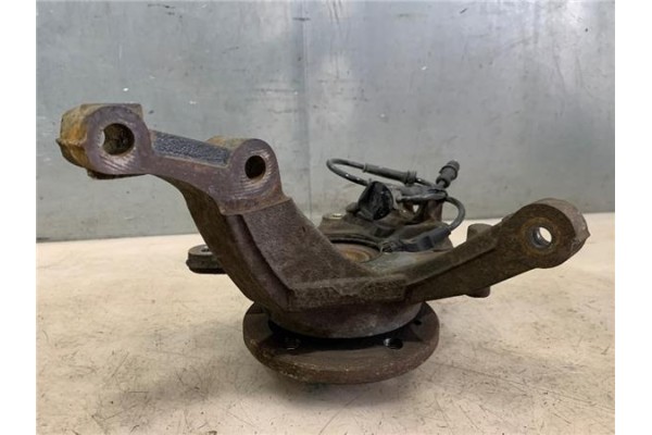 Recambio de mangueta delantero izquierda para renault trafic ii furgón (fl) 2.5 dti referencia OEM IAM 8200630474  