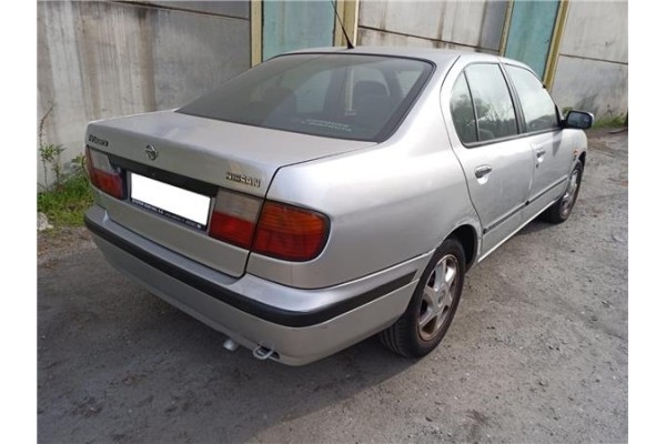 nissan primera berlina (p11) del año 1999