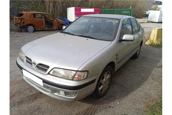 nissan primera berlina (p11) del año 1999