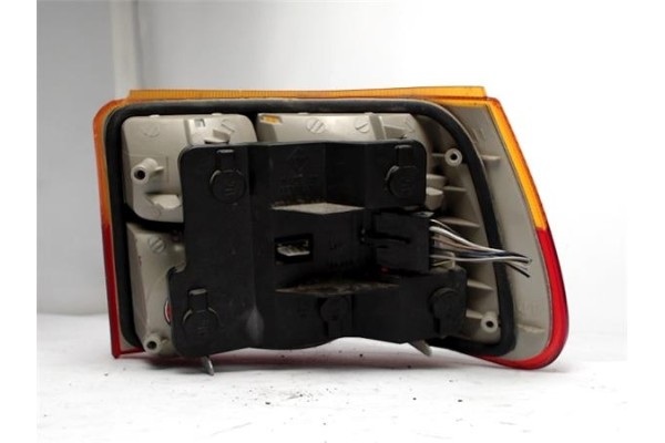 Recambio de piloto trasero izquierdo para opel astra f berlina 1.7 tds referencia OEM IAM 014421911L 394449 