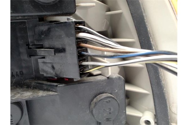 Recambio de piloto trasero izquierdo para opel astra f berlina 1.7 tds referencia OEM IAM 014421911L 394449 