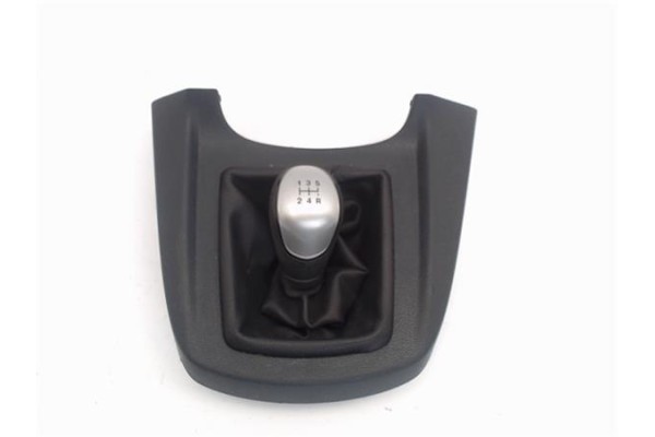 Recambio de pomo palanca cambio para ford fiesta vi 1.4 tdci referencia OEM IAM 8A61A044H83AF  