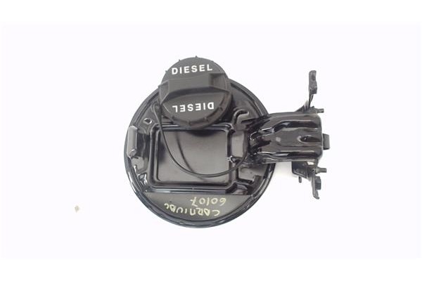 Recambio de tapa exterior combustible para kia carnival 2.9 crdi referencia OEM IAM 695104D100  