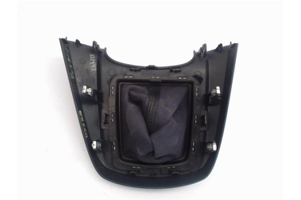 Recambio de pomo palanca cambio para ford fiesta vi 1.4 tdci referencia OEM IAM 8A61A044H83AF  