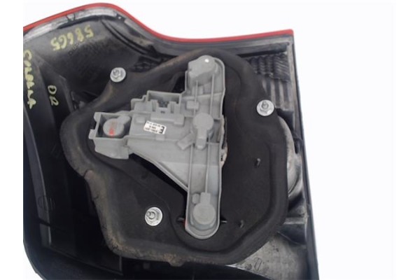 Recambio de piloto trasero derecho para toyota corolla (e12) 2.0 d-4d referencia OEM IAM 8155102300 2202263 8155113650 , TOYOTA 