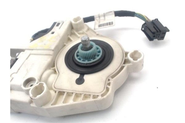 Recambio de motor elevalunas delantero izquierdo para audi a6 avant (4f5) 2.0 tdi referencia OEM IAM 4F0959801D  