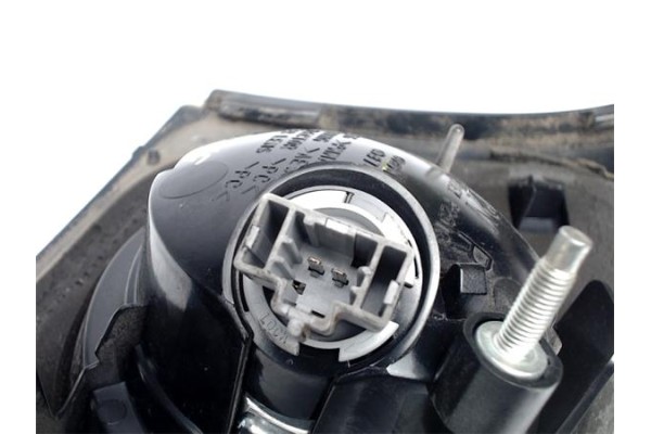 Recambio de piloto porton trasero izquierdo para mazda 3 berlina (bk) 1.6 di turbo referencia OEM IAM BP4N513G0C  