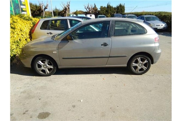 seat ibiza (6l1) del año 2004