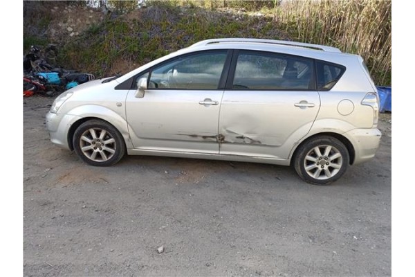 toyota corolla verso (r1) del año 2005