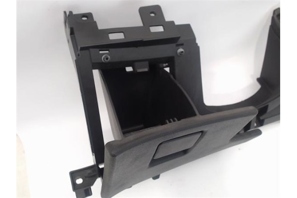 Recambio de embellecedor consola salpicadero para opel astra j gtc 1.7 dtci referencia OEM IAM 13257546  