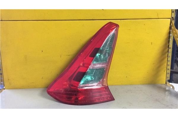 Recambio de piloto trasero izquierdo para citroen c4 berlina 1.4 collection referencia OEM IAM 9646801777  