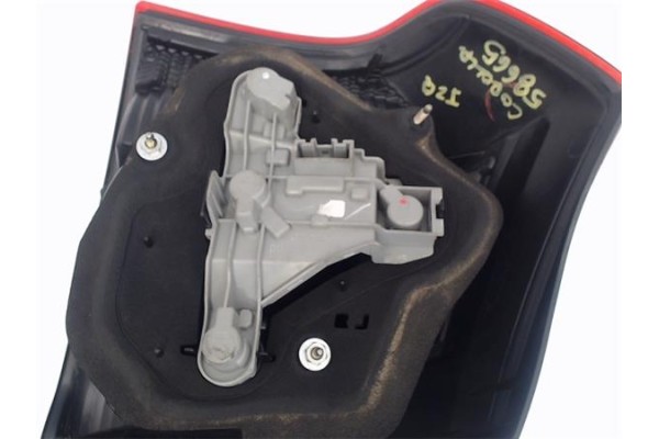 Recambio de piloto trasero izquierdo para toyota corolla (e12) 2.0 d-4d referencia OEM IAM 8156102300 2201263 8156113620 , TOYOT