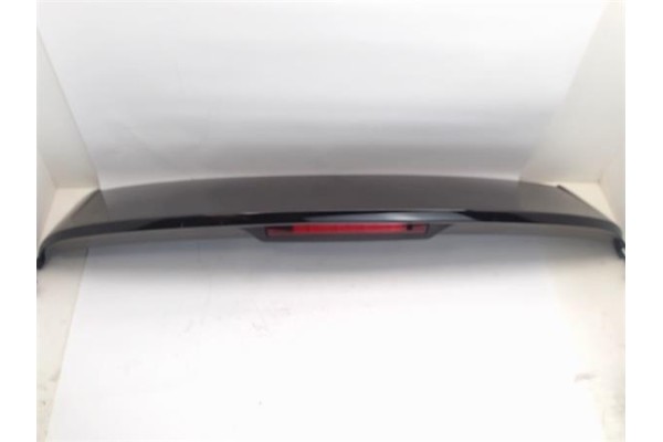 Recambio de aleron trasero para renault captur i 0.9 zen referencia OEM IAM 960304415R  