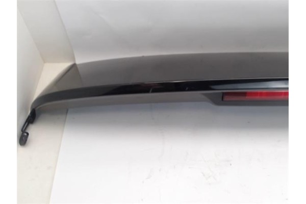 Recambio de aleron trasero para renault captur i 0.9 zen referencia OEM IAM 960304415R  