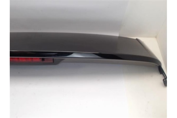 Recambio de aleron trasero para renault captur i 0.9 zen referencia OEM IAM 960304415R  