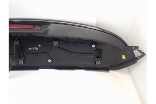 Recambio de aleron trasero para renault captur i 0.9 zen referencia OEM IAM 960304415R  