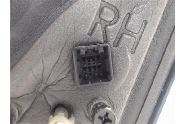 Recambio de retrovisor electrico derecho para kia carens (rs) referencia OEM IAM   