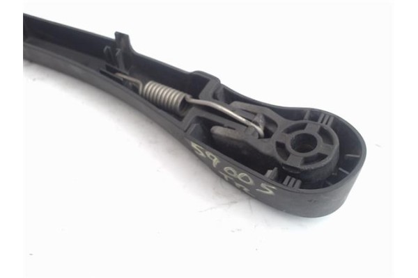 Recambio de brazo limpiaparabrisas trasero para bmw serie 3 touring (e46) 2.0 320d referencia OEM IAM 61628220830  