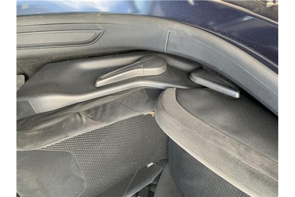 Recambio de juego asientos para citroen c5 tourer 2.0 business class referencia OEM IAM 8846P2 8852T1 