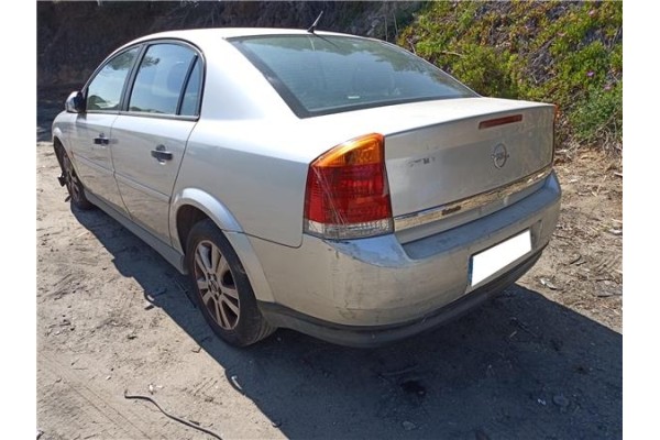 opel vectra c berlina del año 2003