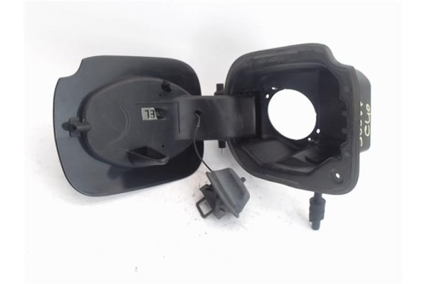 Recambio de tapa exterior combustible para renault clio iii 1.5 dci referencia OEM IAM 8200290092  