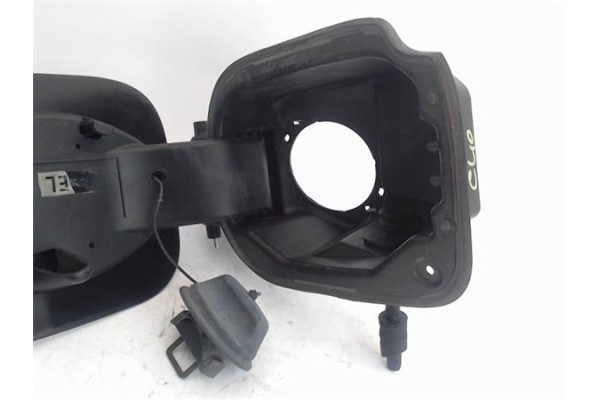 Recambio de tapa exterior combustible para renault clio iii 1.5 dci referencia OEM IAM 8200290092  