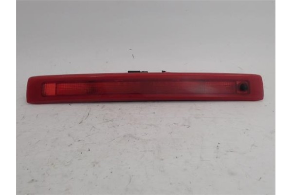 Recambio de luz central de freno para renault clio iii 1.5 dci referencia OEM IAM 7700410753 2603187 